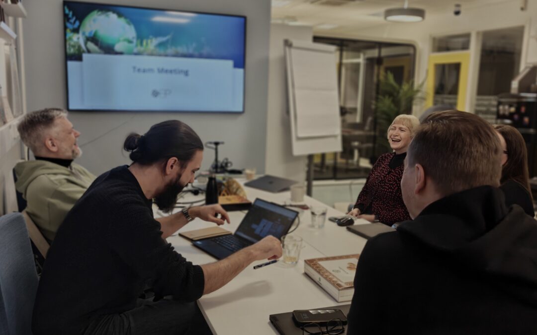 How to Keep a Hybrid Team Connected